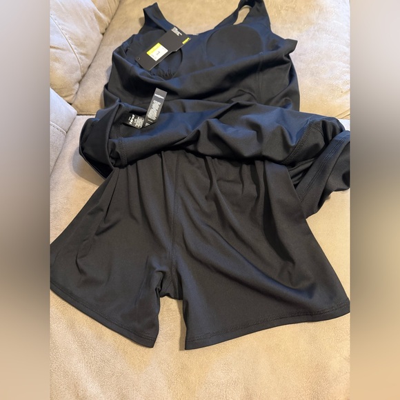 HIND Women’s Sport Athletic dress with short, pockets, Large - Picture 10 of 11